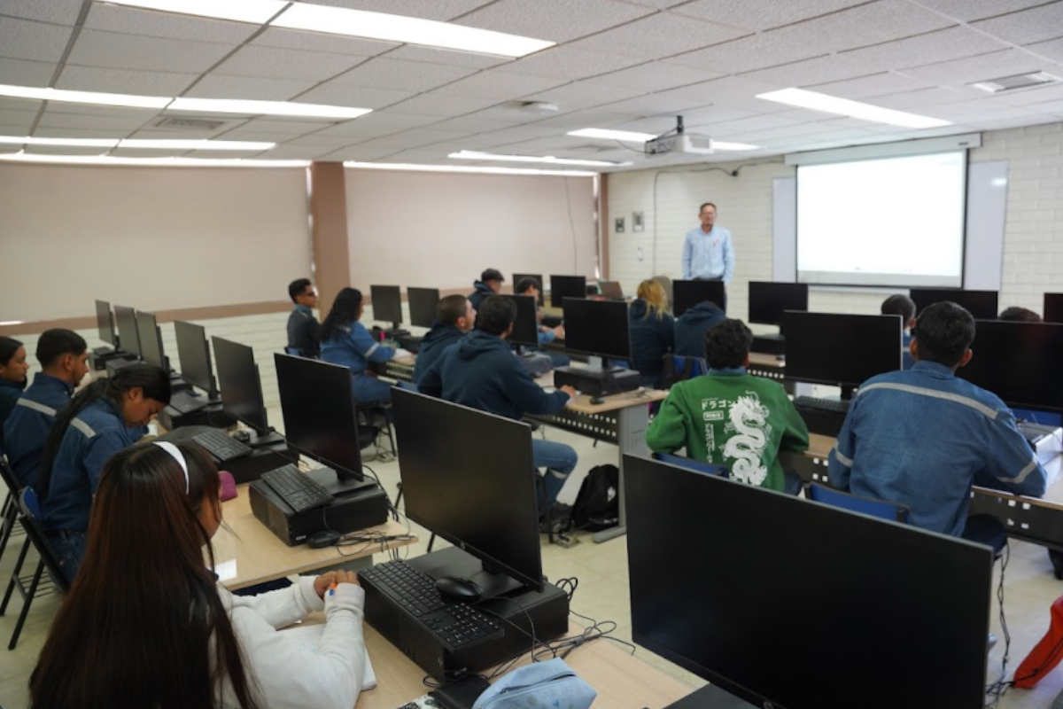 Peñoles apoya la educación de jóvenes de comunidades remotas