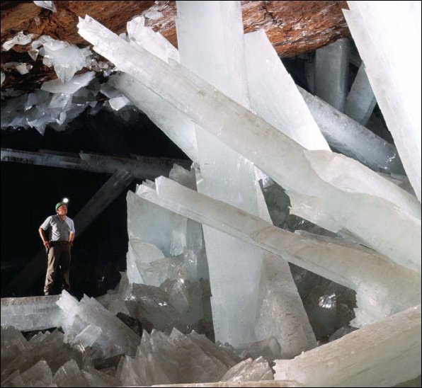 Presentan documental sobre los cristales gigantes de Naica